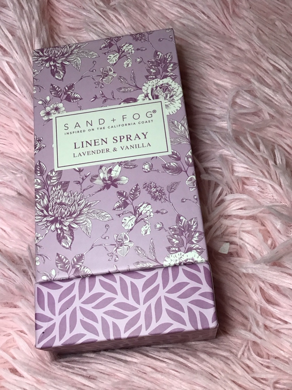 New SAND+FOG Lavender & Vanilla Linen Spray - Soft Lavender